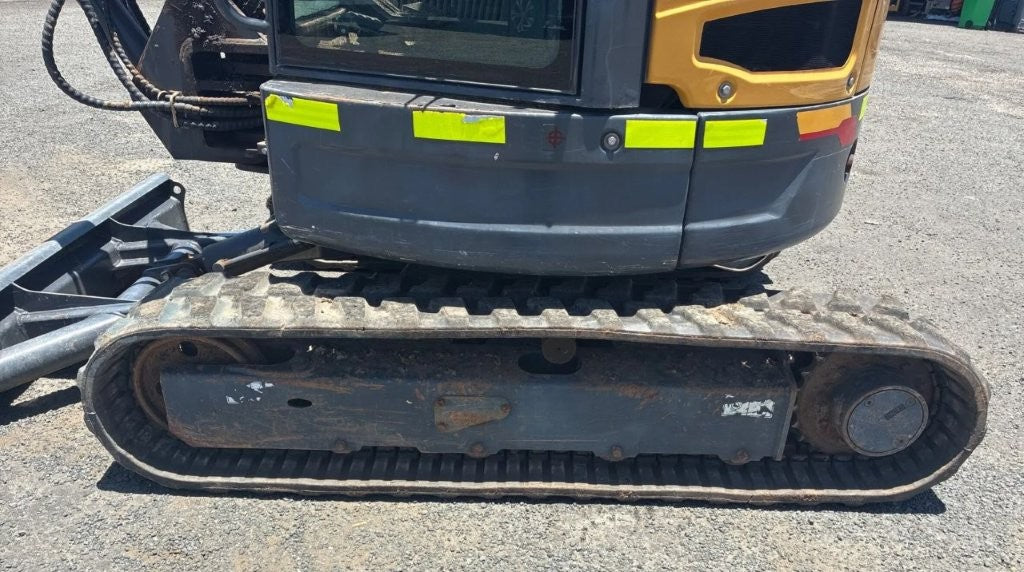 2022 YUCHAI YC35SR 3.8T EXCAVATOR WITH TILT HITCH, BUCKETS, A/C CAB, 785 HOURS