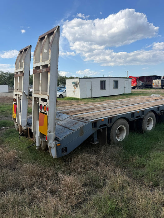 1989 LUSTY TRI-AXLE TAG TRAILER, 45,000 ATM RATED, HYDRAULIC RAMPS, RING FEDER