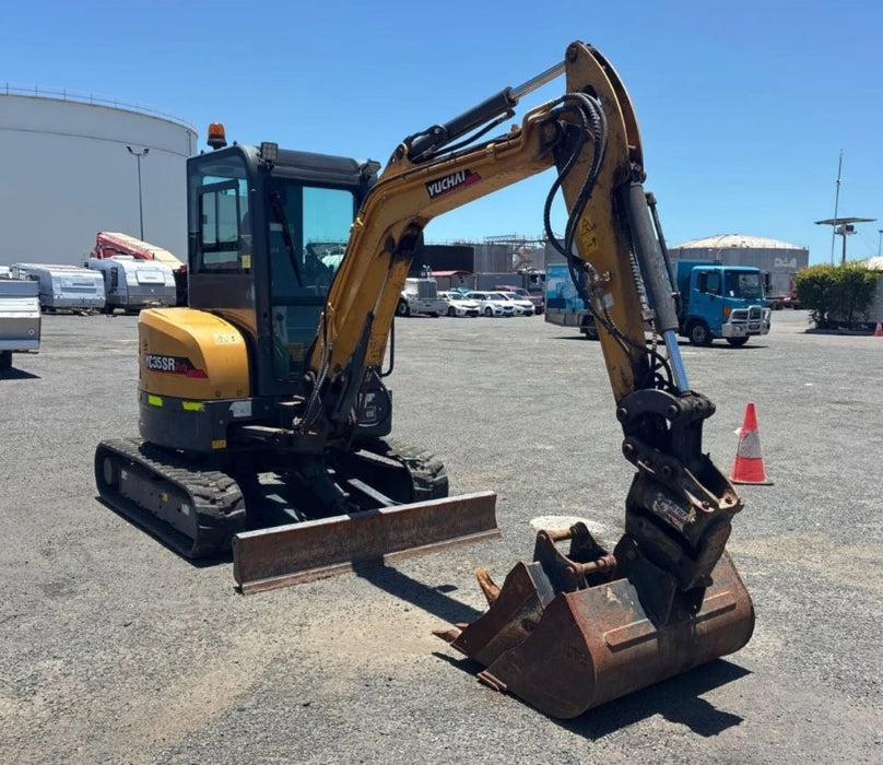 2022 YUCHAI YC35SR 3.8T EXCAVATOR WITH TILT HITCH, BUCKETS, A/C CAB, 785 HOURS
