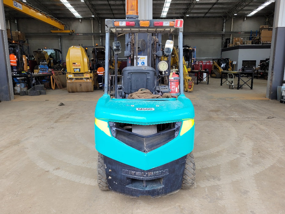 USED MITSUBISHI 3.5T PETROL FORKLIFT WITH 2700 HRS AND 4.7M LIFT