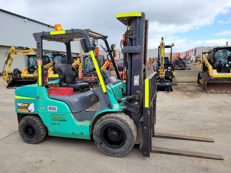 USED MITSUBISHI 3.5T PETROL FORKLIFT WITH 2700 HRS AND 4.7M LIFT