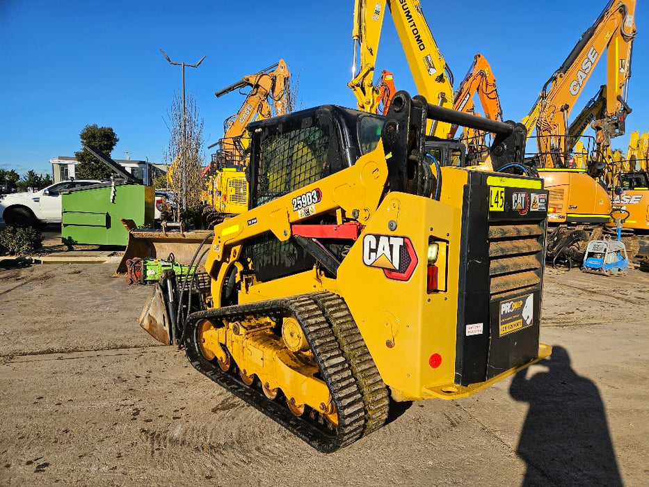 USED 2021 CAT 259D3 (T45) TRACK LOADER WITH 4 IN 1 BUCKET AND 1500 HRS