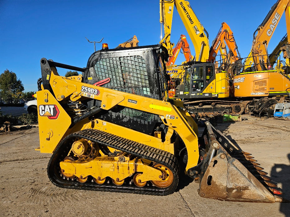 USED 2021 CAT 259D3 (T45) TRACK LOADER WITH 4 IN 1 BUCKET AND 1500 HRS