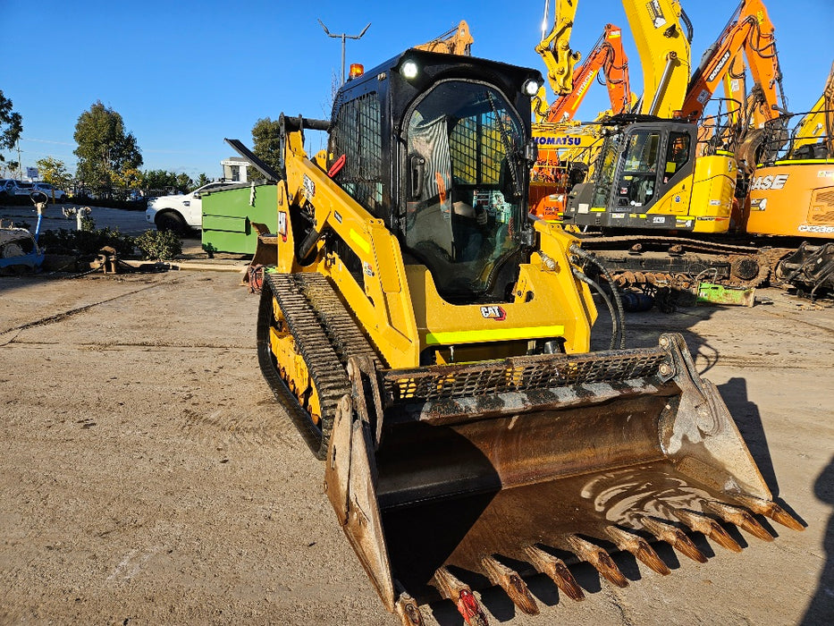 USED 2021 CAT 259D3 (T45) TRACK LOADER WITH 4 IN 1 BUCKET AND 1500 HRS