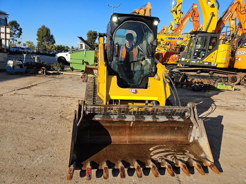 USED 2021 CAT 259D3 (T45) TRACK LOADER WITH 4 IN 1 BUCKET AND 1500 HRS