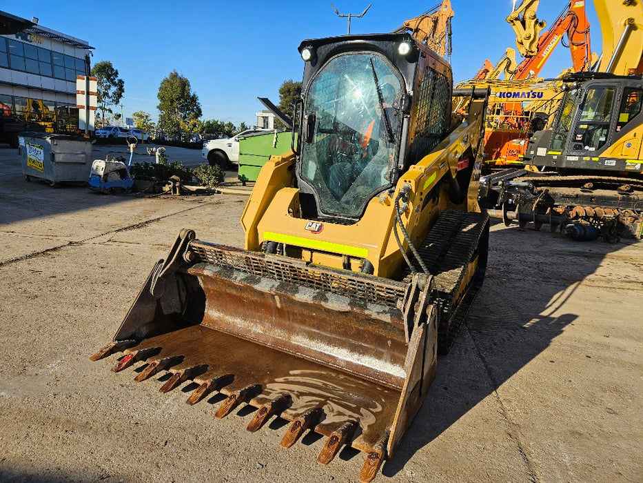 USED 2021 CAT 259D3 (T45) TRACK LOADER WITH 4 IN 1 BUCKET AND 1500 HRS