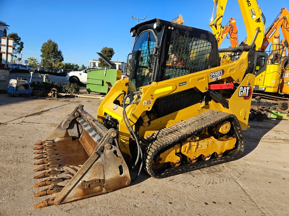 USED 2021 CAT 259D3 (T45) TRACK LOADER WITH 4 IN 1 BUCKET AND 1500 HRS