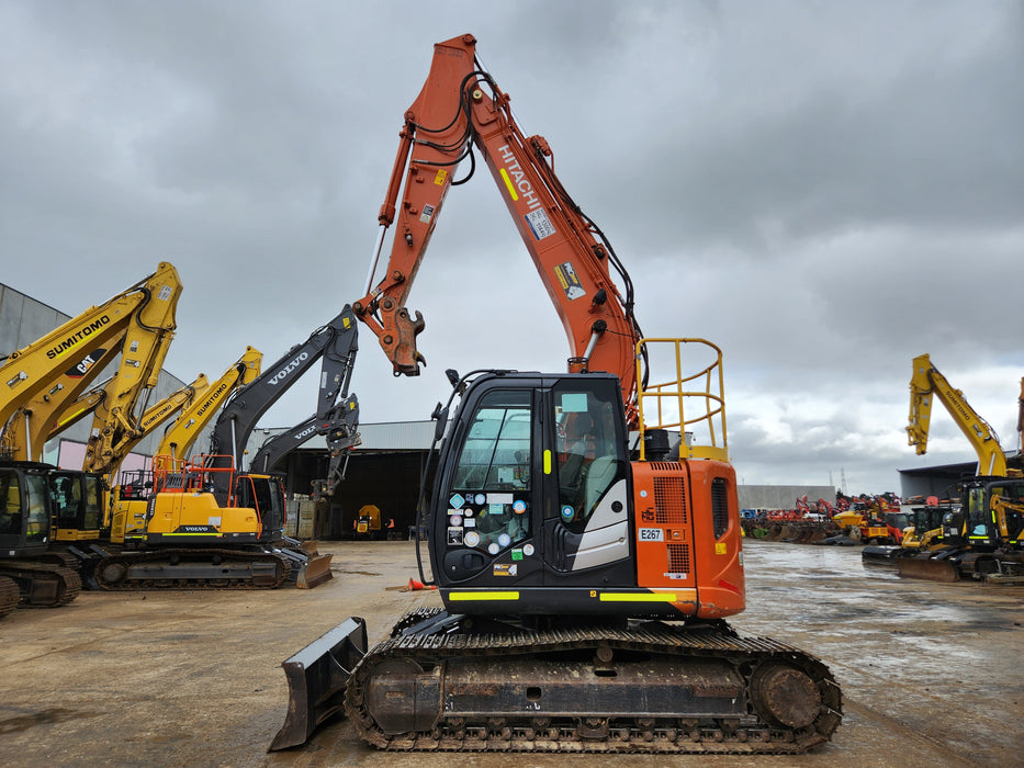 2020 HITACHI ZX135US-5 15T EXCAVATOR (E267) WITH 2865HRS, HITCH & BUCKETS