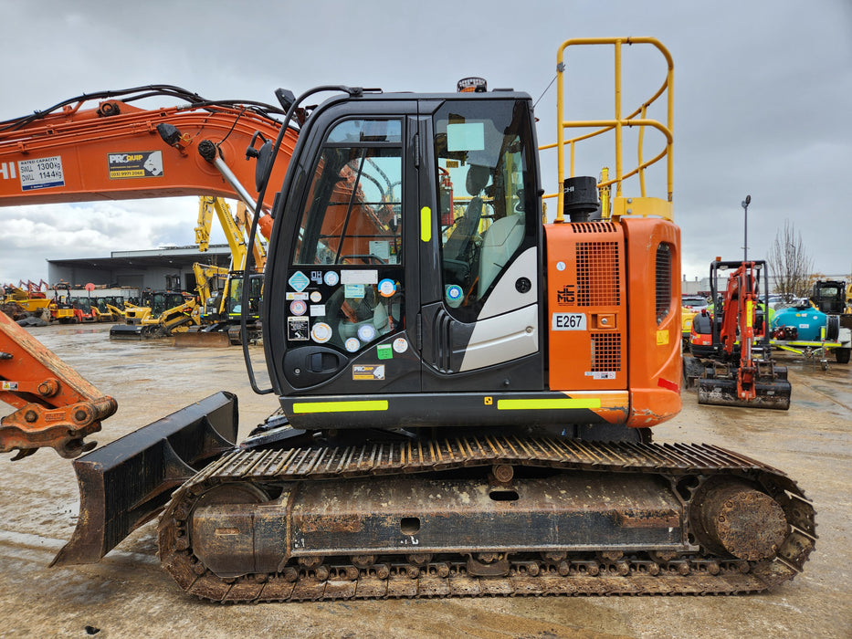 2020 HITACHI ZX135US-5 15T EXCAVATOR (E267) WITH 2865HRS, HITCH & BUCKETS