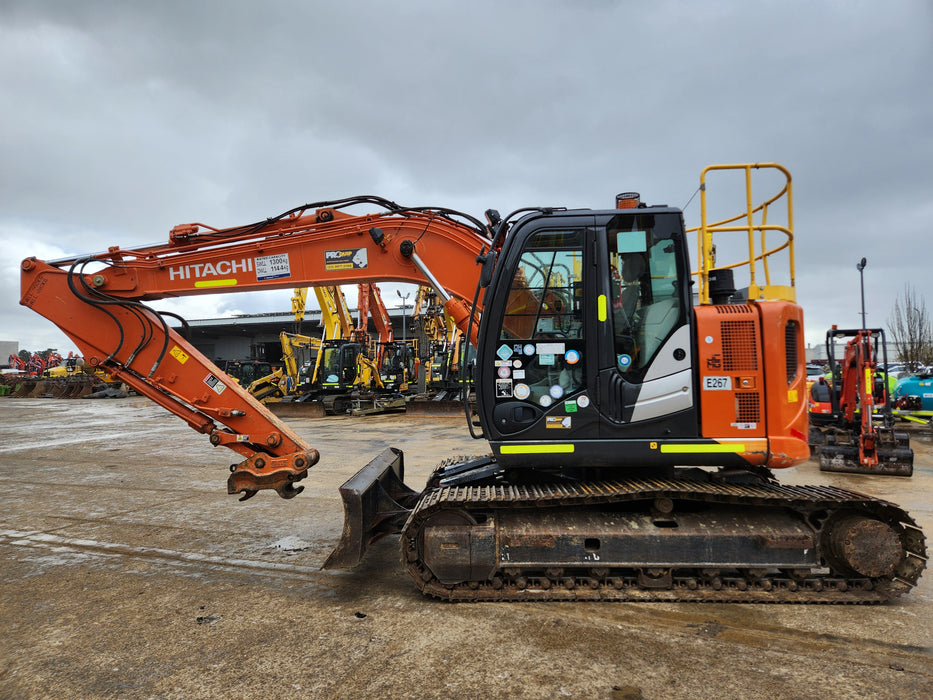 2020 HITACHI ZX135US-5 15T EXCAVATOR (E267) WITH 2865HRS, HITCH & BUCKETS