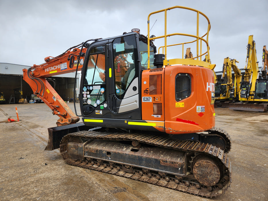 2020 HITACHI ZX135US-5 15T EXCAVATOR (E267) WITH 2865HRS, HITCH & BUCKETS