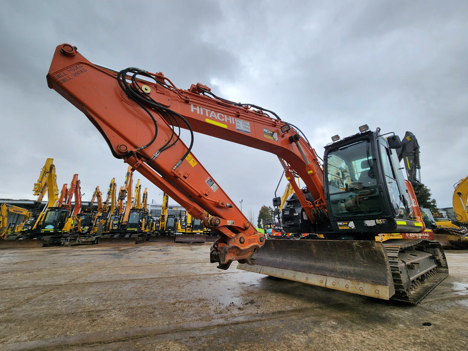 2020 HITACHI ZX135US-5 15T EXCAVATOR (E267) WITH 2865HRS, HITCH & BUCKETS