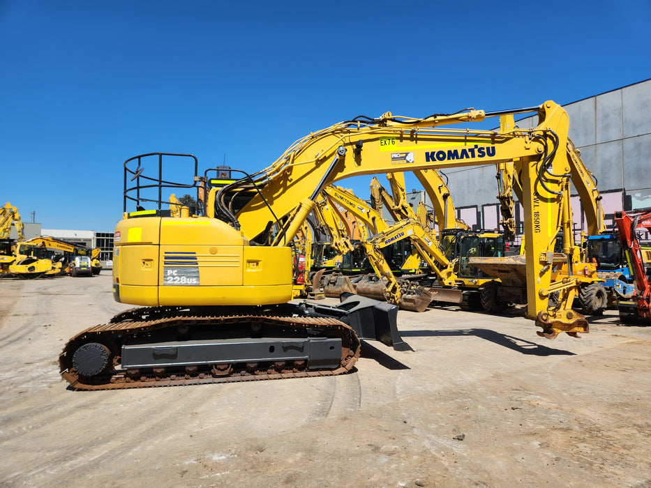 2020 KOMATSU PC228US-8 24T EXCAVATOR (EX76) WITH BLADE AND 5117 HRS