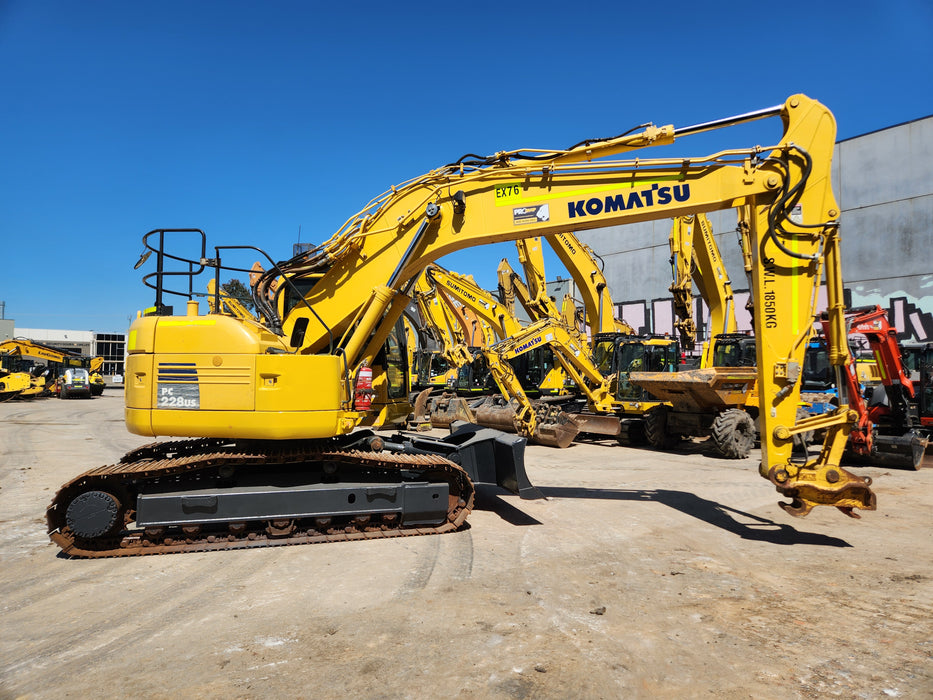 2020 KOMATSU PC228US-8 24T EXCAVATOR (EX76) WITH BLADE AND 5117 HRS