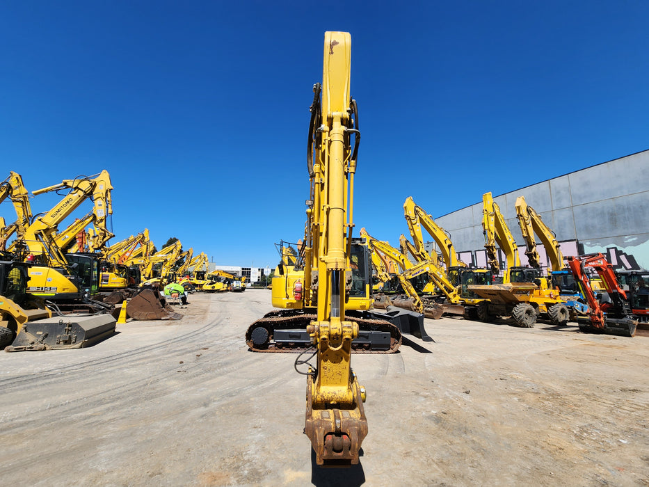 2020 KOMATSU PC228US-8 24T EXCAVATOR (EX76) WITH BLADE AND 5117 HRS