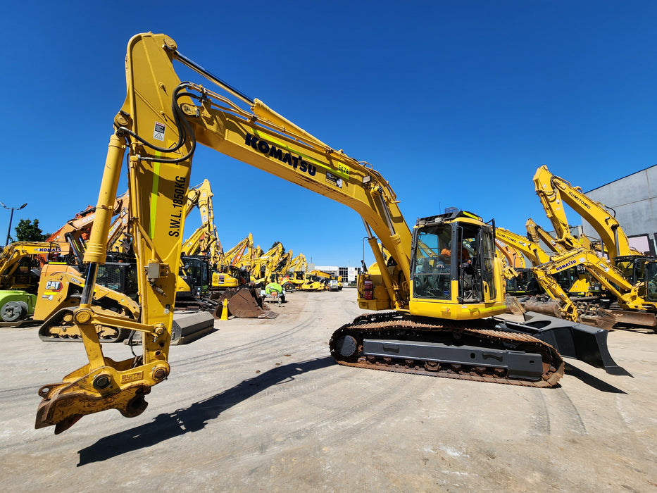 2020 KOMATSU PC228US-8 24T EXCAVATOR (EX76) WITH BLADE AND 5117 HRS