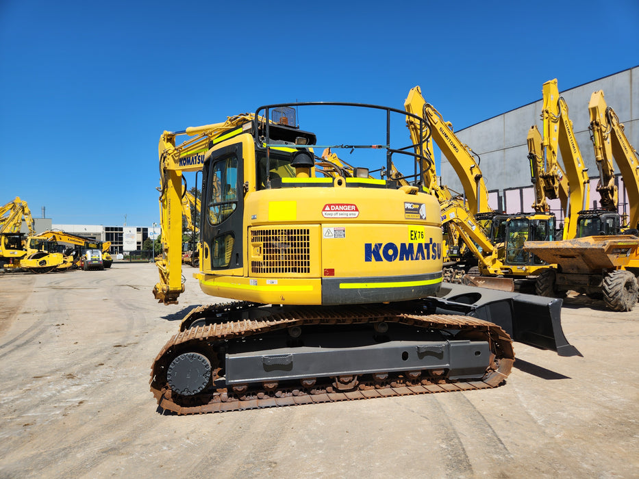 2020 KOMATSU PC228US-8 24T EXCAVATOR (EX76) WITH BLADE AND 5117 HRS