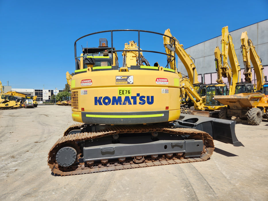 2020 KOMATSU PC228US-8 24T EXCAVATOR (EX76) WITH BLADE AND 5117 HRS