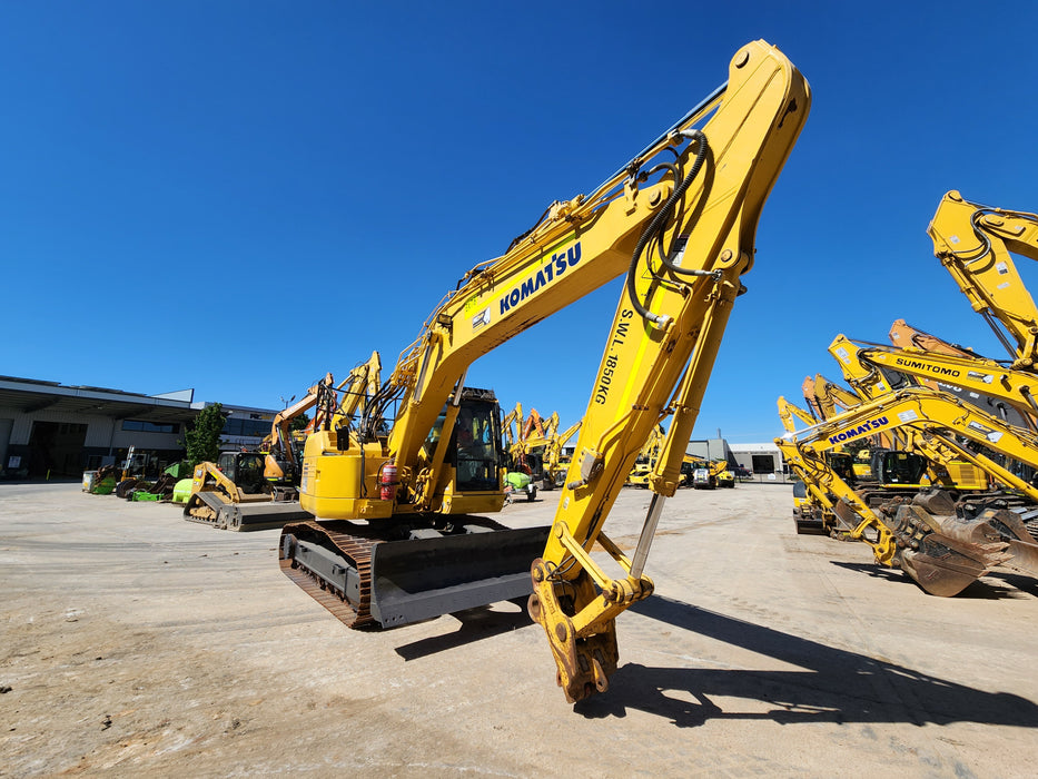 2020 KOMATSU PC228US-8 24T EXCAVATOR (EX76) WITH BLADE AND 5117 HRS