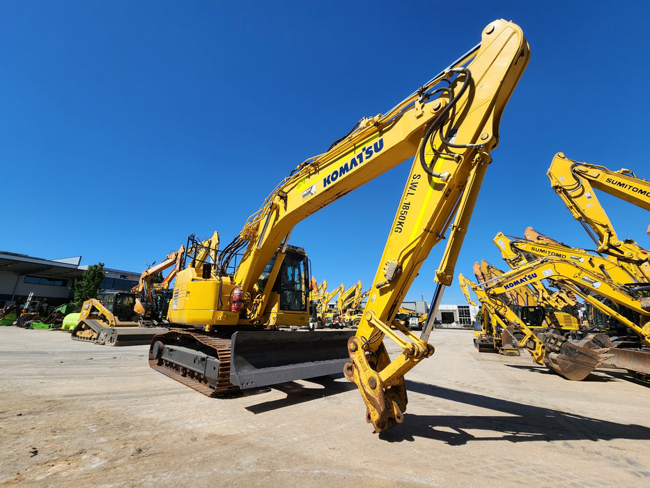 2020 KOMATSU PC228US-8 24T EXCAVATOR (EX76) WITH BLADE AND 5117 HRS