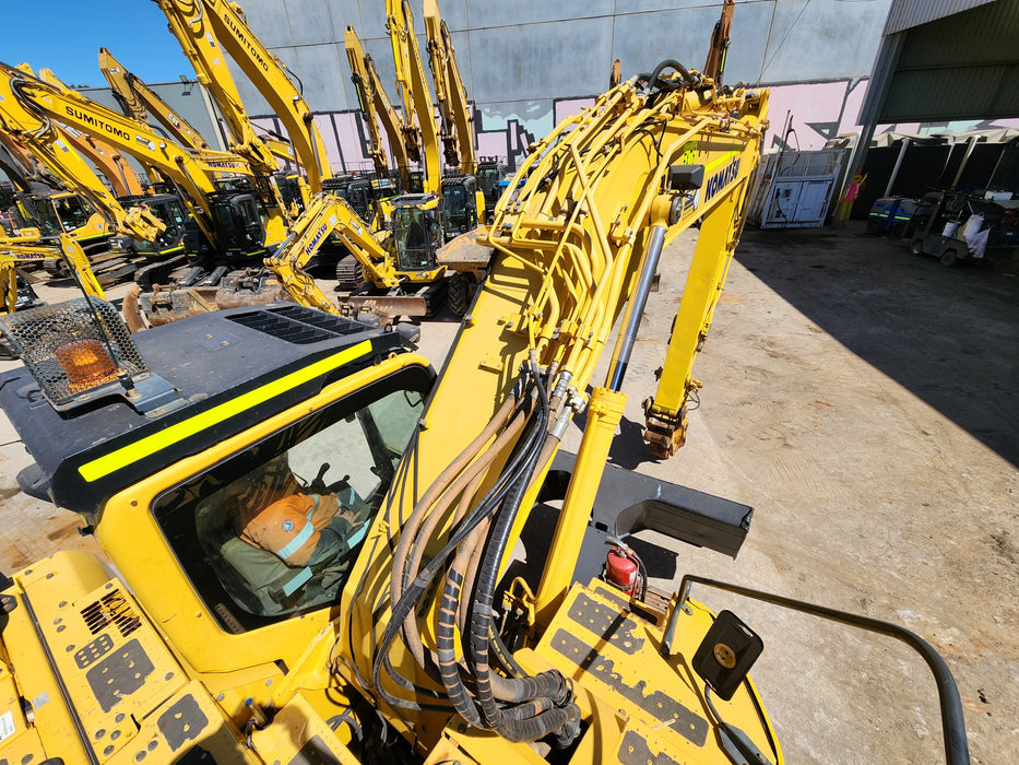 2020 KOMATSU PC228US-8 24T EXCAVATOR (EX76) WITH BLADE AND 5117 HRS