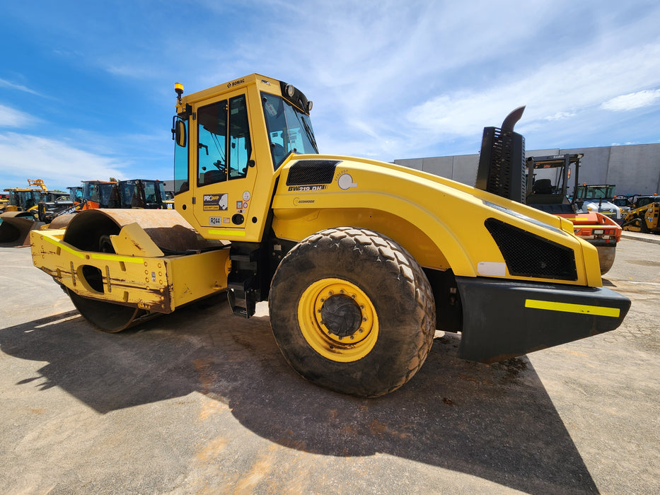 2015 BOMAG BW219DH-4 20T SMOOTH DRUM ROLLER WITH 3166 HOURS (R244)