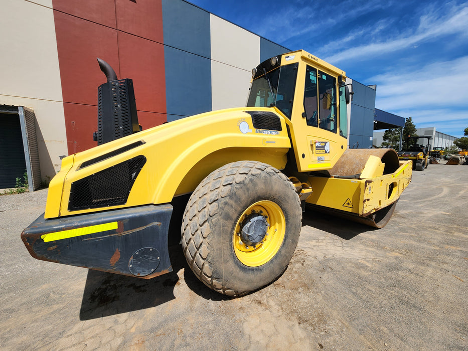 2015 BOMAG BW219DH-4 20T SMOOTH DRUM ROLLER WITH 3166 HOURS (R244)