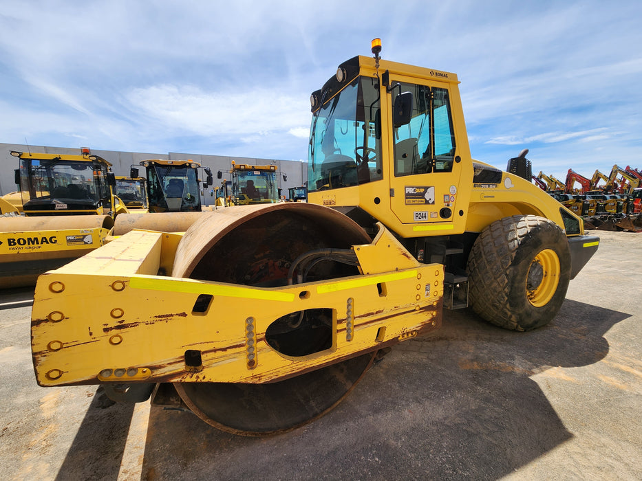 2015 BOMAG BW219DH-4 20T SMOOTH DRUM ROLLER WITH 3166 HOURS (R244)