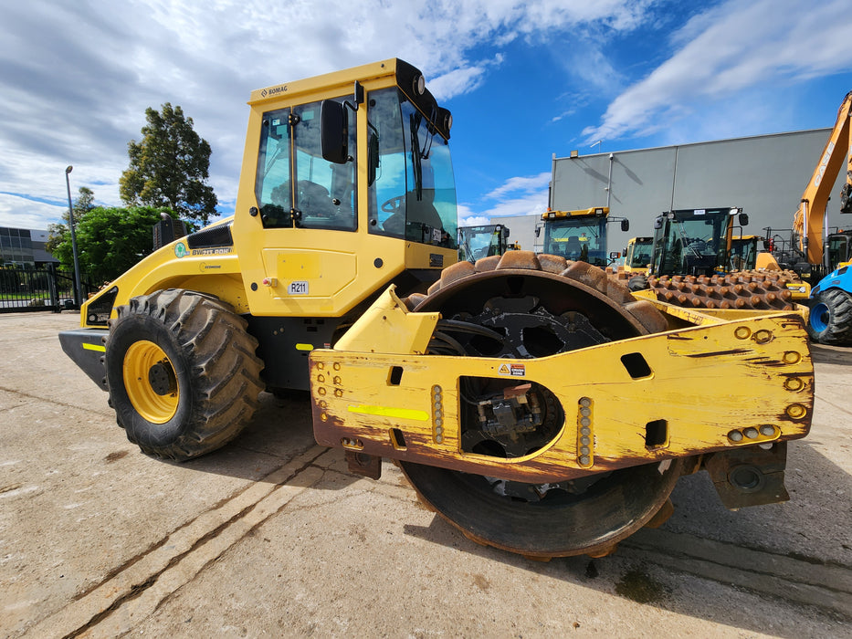 2012 BOMAG BW211PD-4 12T PADFOOT ROLLER WITH 3280 HOURS (R201)