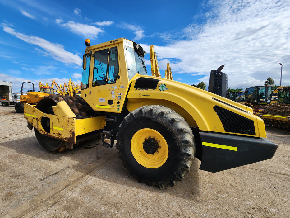 2012 BOMAG BW211PD-4 12T PADFOOT ROLLER WITH 3280 HOURS (R201)