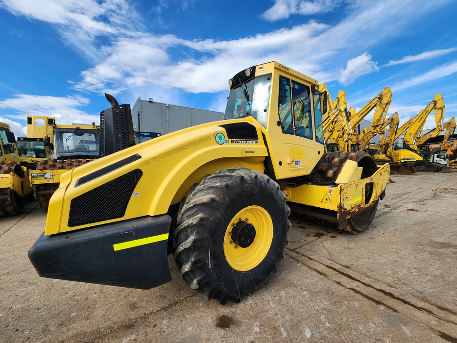 2012 BOMAG BW211PD-4 12T PADFOOT ROLLER WITH 3280 HOURS (R201)