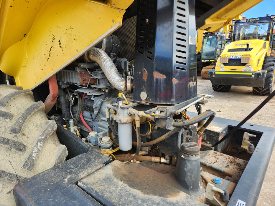 2012 BOMAG BW211PD-4 12T PADFOOT ROLLER WITH 3280 HOURS (R201)