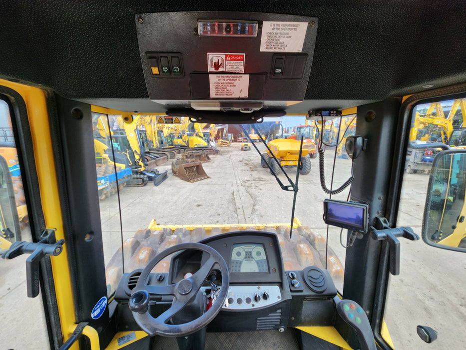 2012 BOMAG BW211PD-4 12T PADFOOT ROLLER WITH 3280 HOURS (R201)