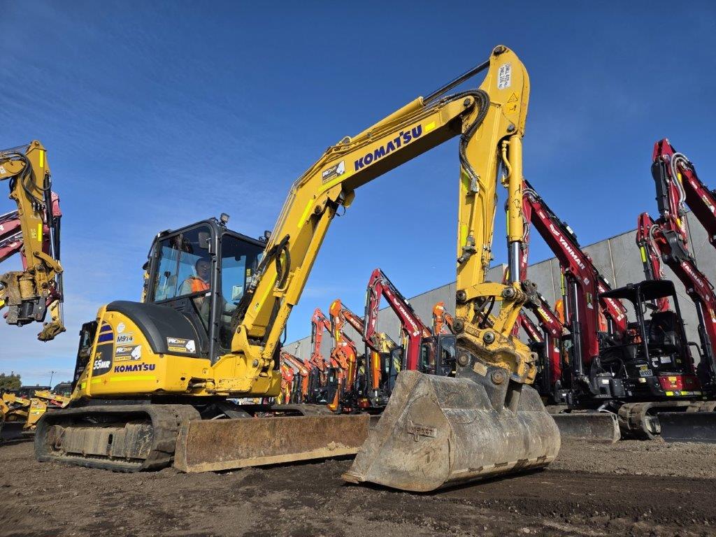 2022 Komatsu PC55MR-5 Excavator (M914) With A/C Cab, Buckets And 1500 Hrs