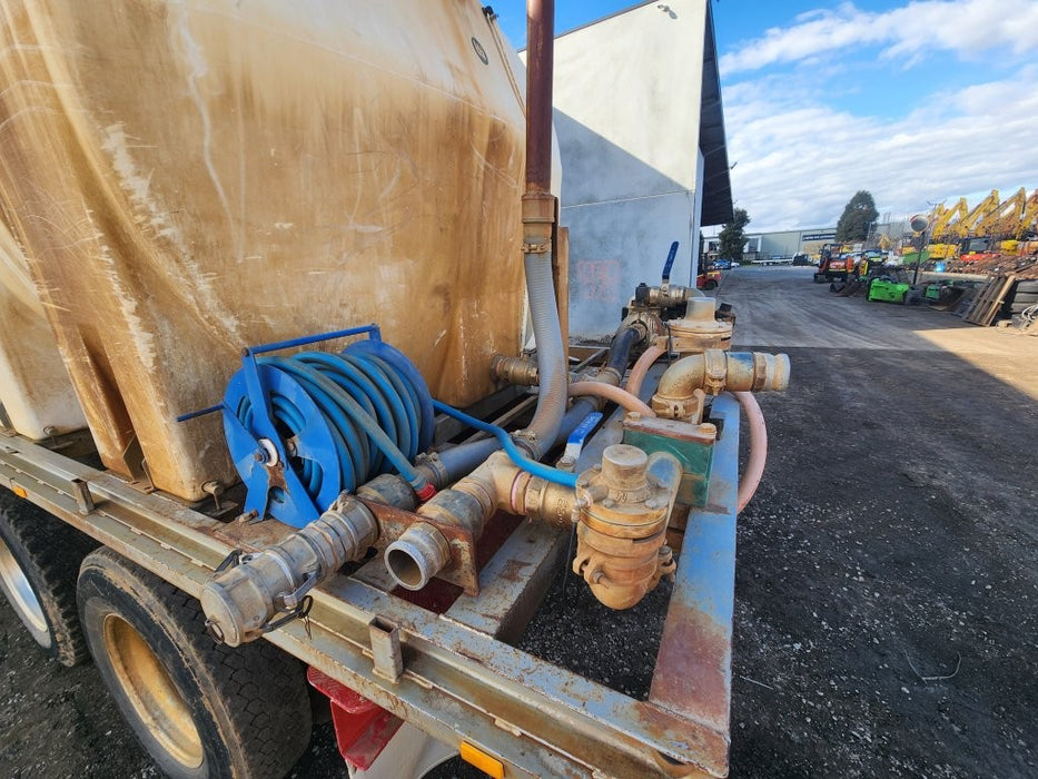 2008 KENWORTH T358 6 X 4 WATER TRUCK WITH 13000 LTR TANK, SPRAYERS. ETC.