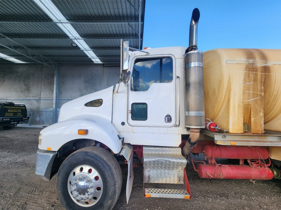 2008 KENWORTH T358 6 X 4 WATER TRUCK WITH 13000 LTR TANK, SPRAYERS. ETC.