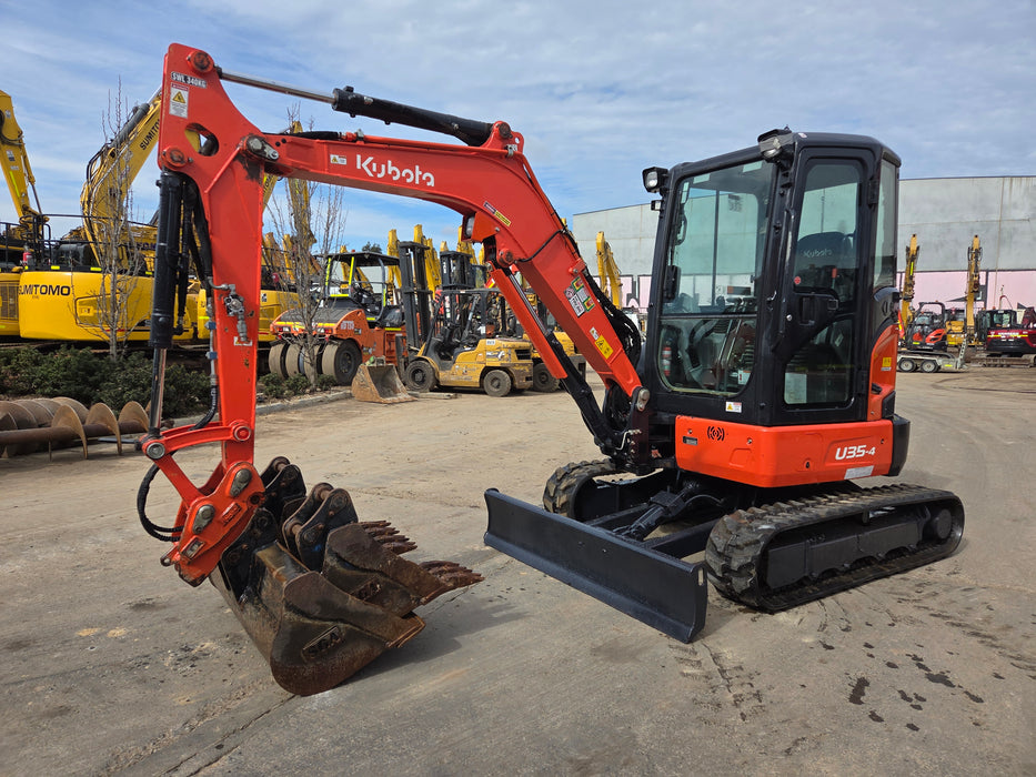 USED 2022 KUBOTA U35-4 3.6T EXCAVATOR WITH A/C CAB, BUCKETS AND 1560HRS