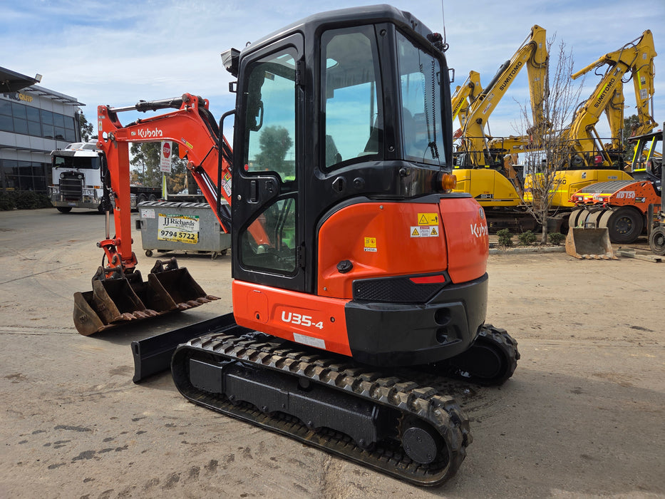 USED 2022 KUBOTA U35-4 3.6T EXCAVATOR WITH A/C CAB, BUCKETS AND 1560HRS