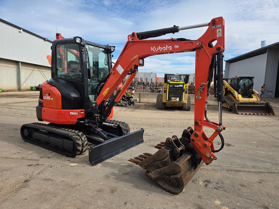 USED 2022 KUBOTA U35-4 3.6T EXCAVATOR WITH A/C CAB, BUCKETS AND 1560HRS