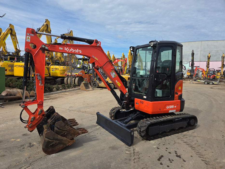 USED 2022 KUBOTA U35-4 3.6T EXCAVATOR WITH A/C CAB, BUCKETS AND 1560HRS
