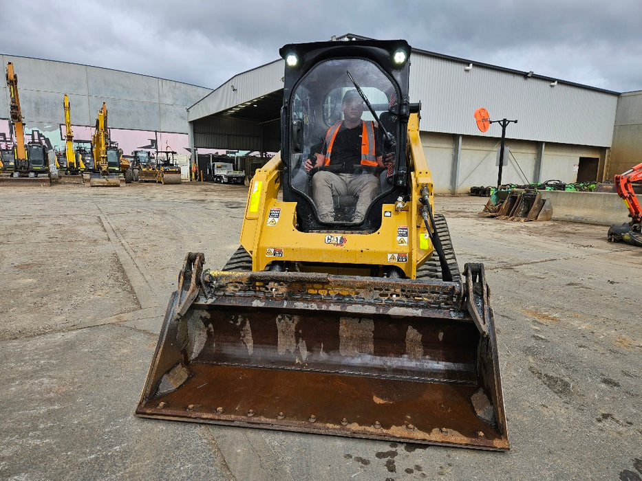 2021 CAT 259D3 TRACK LOADER (T496) WITH HI-FLOW, 4 IN 1 AND LOW 1185 HOURS