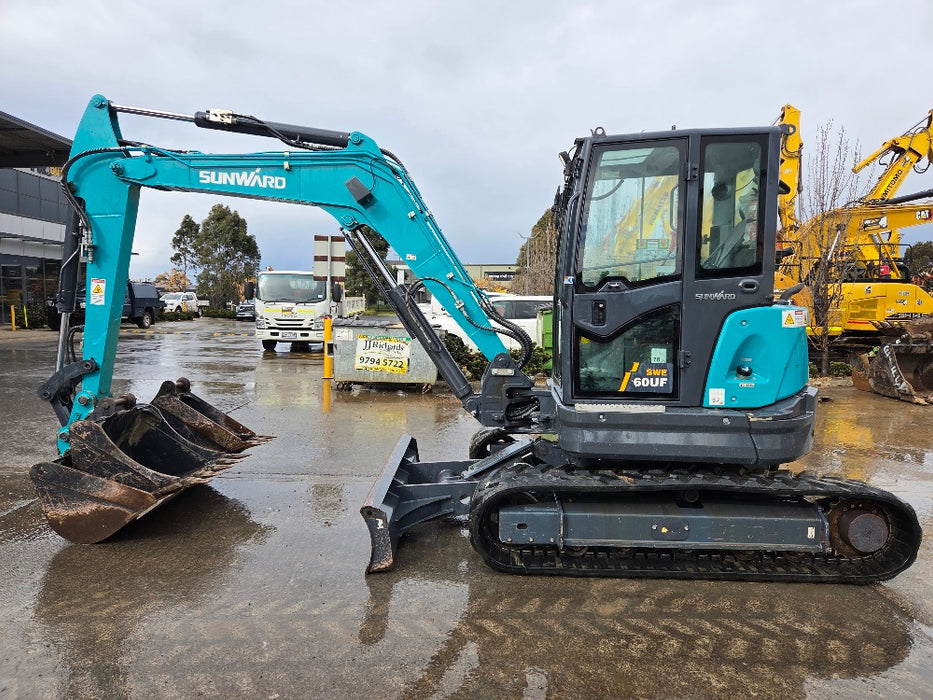 2022 SUNWARD SWE60UF 6T EXCAVATOR WITH A/C CAB, HITCH BUCKETS, 638 HRS