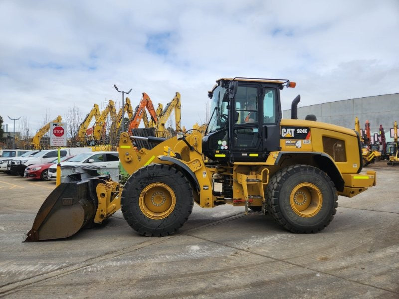 2018 CAT 924K 12T WHEEL LOADER (L125) WITH HITCH, BUCKET, FORKS AND 5500 HRS