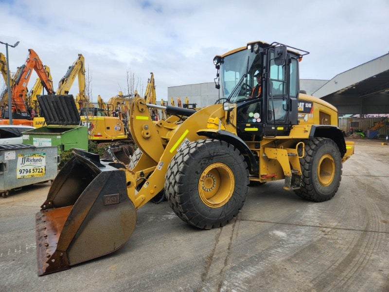 2018 CAT 924K 12T WHEEL LOADER (L125) WITH HITCH, BUCKET, FORKS AND 5500 HRS