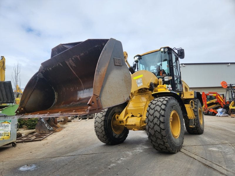2018 CAT 924K 12T WHEEL LOADER (L125) WITH HITCH, BUCKET, FORKS AND 5500 HRS