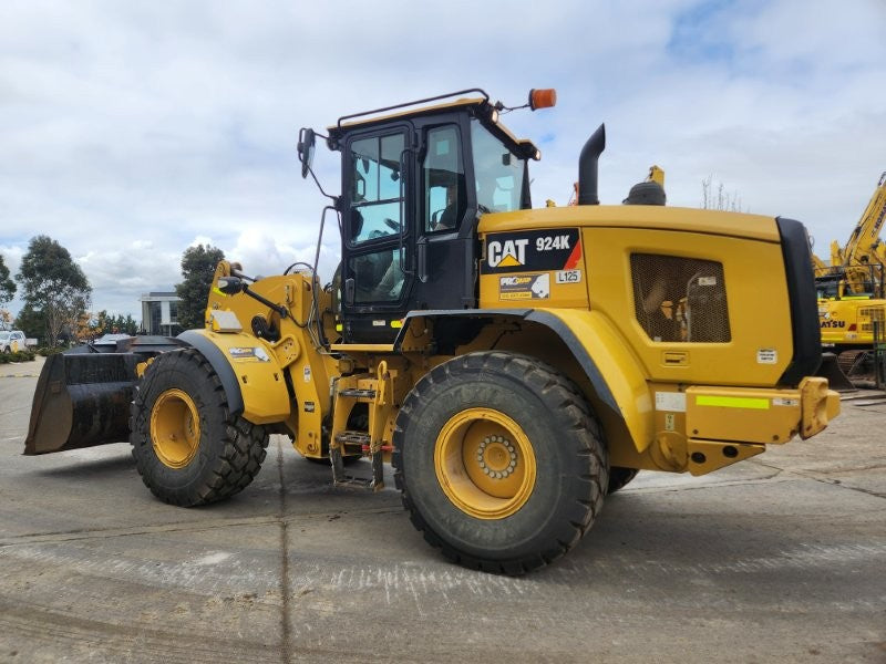 2018 CAT 924K 12T WHEEL LOADER (L125) WITH HITCH, BUCKET, FORKS AND 5500 HRS