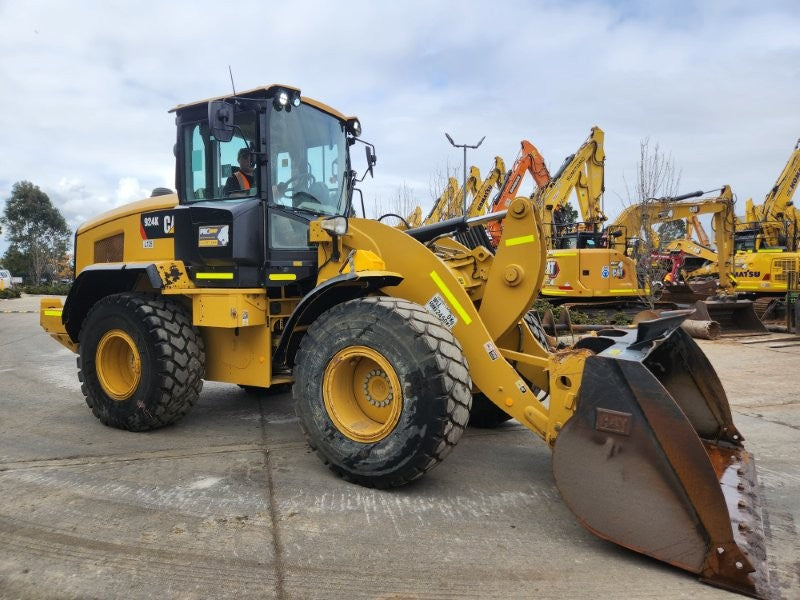 2018 CAT 924K 12T WHEEL LOADER (L125) WITH HITCH, BUCKET, FORKS AND 5500 HRS