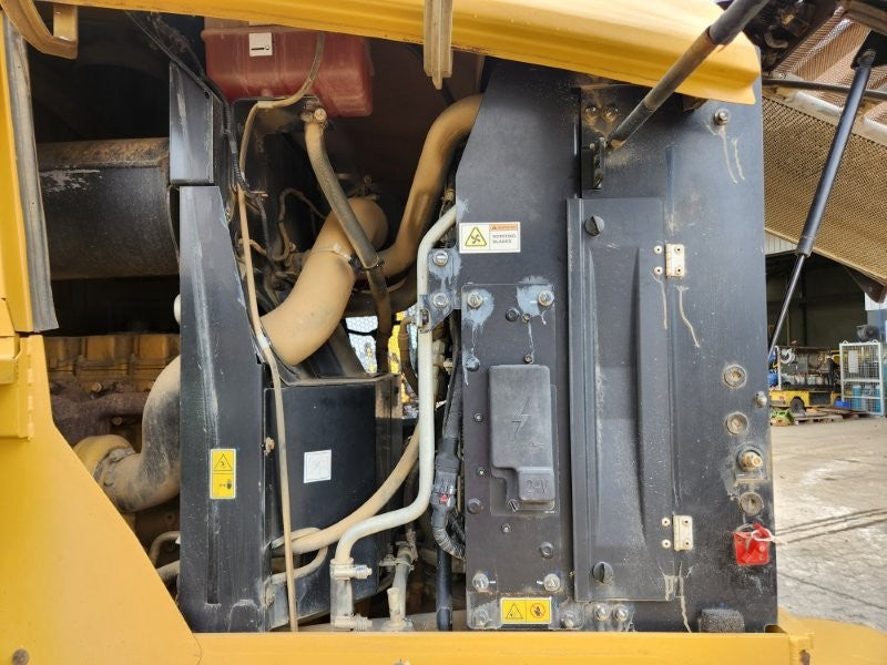 2018 CAT 924K 12T WHEEL LOADER (L125) WITH HITCH, BUCKET, FORKS AND 5500 HRS