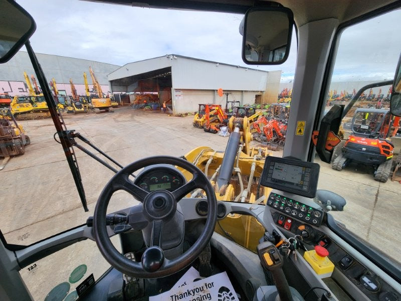 2018 CAT 924K 12T WHEEL LOADER (L125) WITH HITCH, BUCKET, FORKS AND 5500 HRS