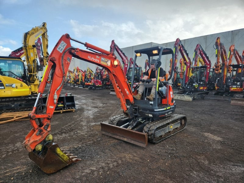 2022 KUBOTA U25 2.6T EXCAVATOR (M878) WITH HYD HITCH, BUCKETS AND 1021 HOURS
